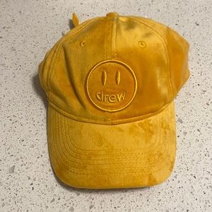 NEVER WORN YELLOW VELOUR DREW HAT